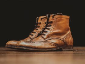 how to stretch leather boots