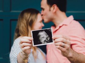 ways to announce pregnancy to your family in person