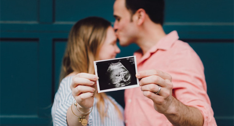 ways to announce pregnancy to your family in person