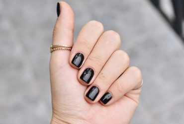 why do men paint their nails black